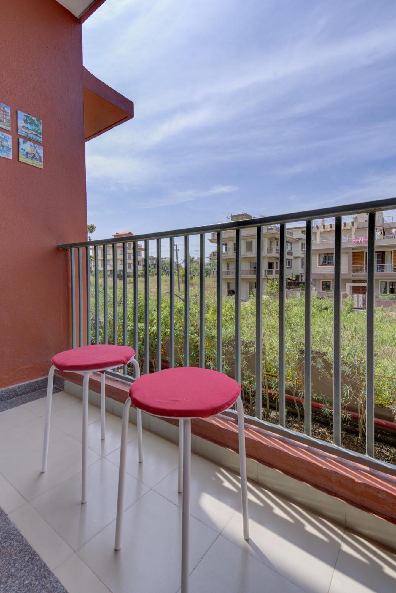 Luxe 2Bhk 10Min From Goi Airport With Pool Access Apartman Dabolim Kültér fotó